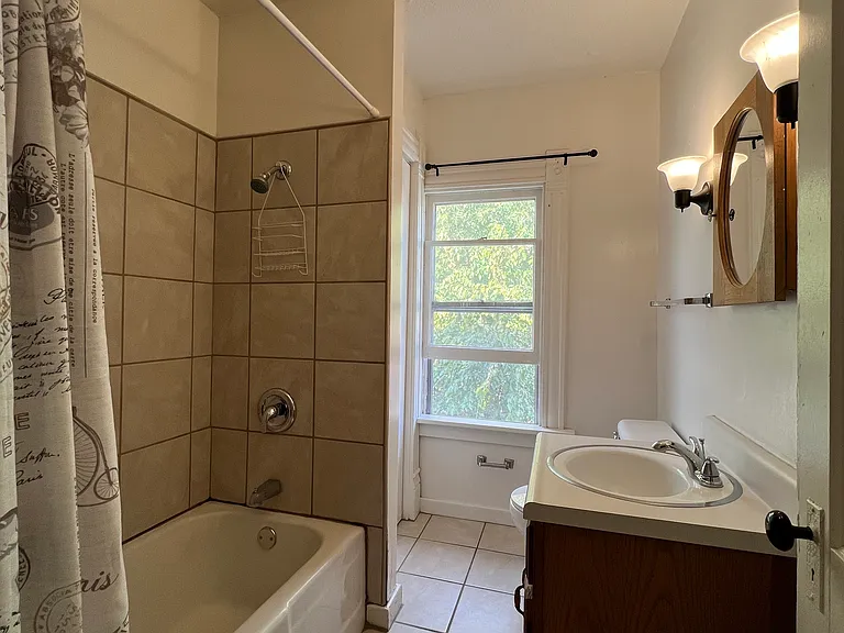 917 Mulberry Ave #4 — Photo 3