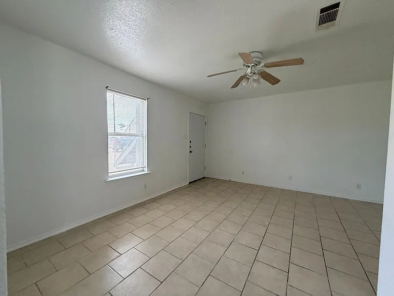 1107 Circle M Dr — Photo 10