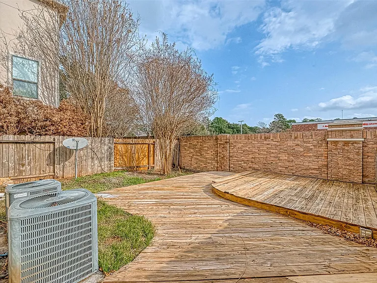7816 Stoneyway Dr — Photo 40