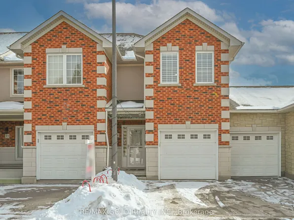 81 Valridge Dr #9, Hamilton, ON L9G 5B7