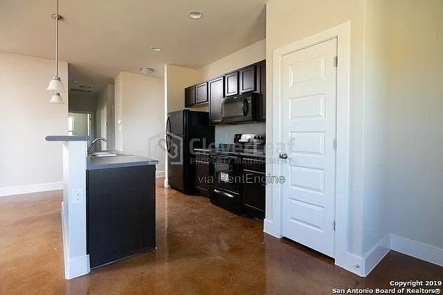 3 bed, 2.0 bath, 1267 sqft, $1,597 — Photo 4