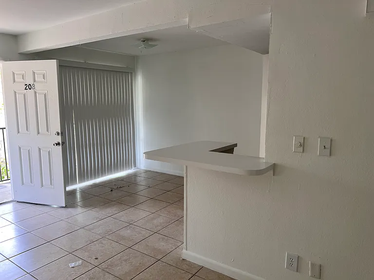 University Place Apartments — Photo 7