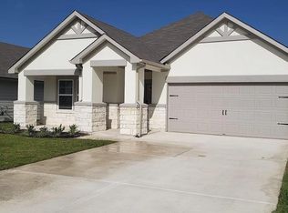 104 Bankside Dr, Hutto, TX 78634