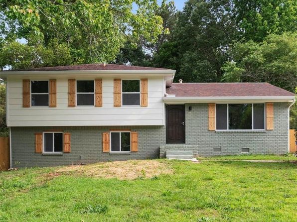 8432 Magnolia Dr, Jonesboro, GA 30238