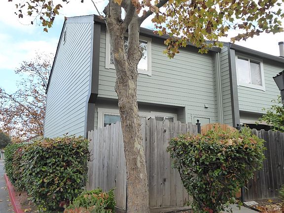 3rd image of 329 Gate Way