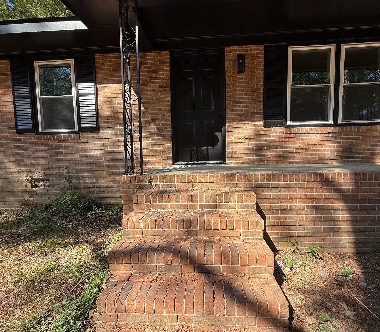 3 bed, 1025 sqft, $2,100 — Photo 1