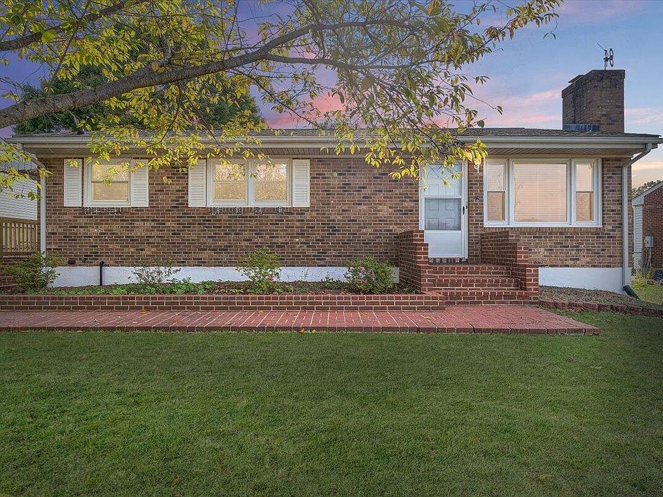 1st image of 4636 Long Acre Dr NE