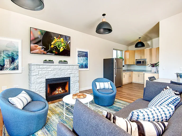 The Pacifica Apartments — Photo 36