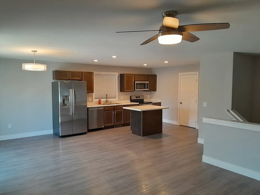 3 bed, 1900 sqft, $2,000 — Photo 2