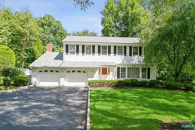 1st image of 14 Heritage Ct