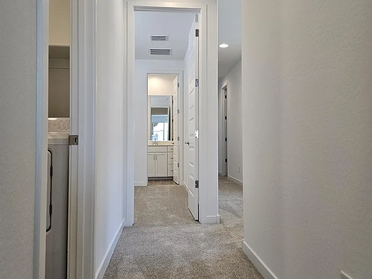 3357 S Primrose Ave — Photo 29