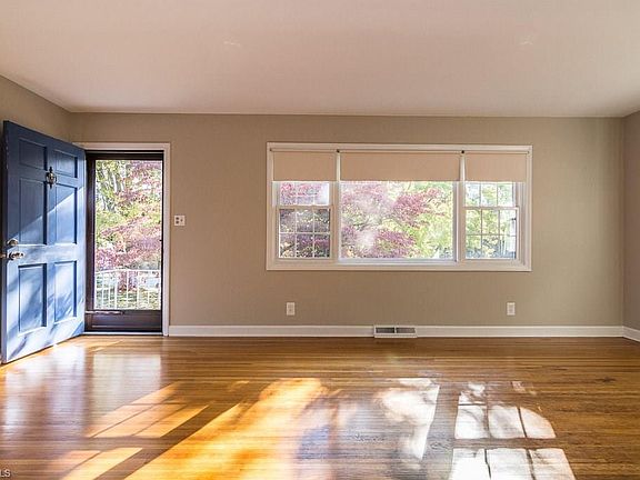 4th image of 125 Marywood Dr