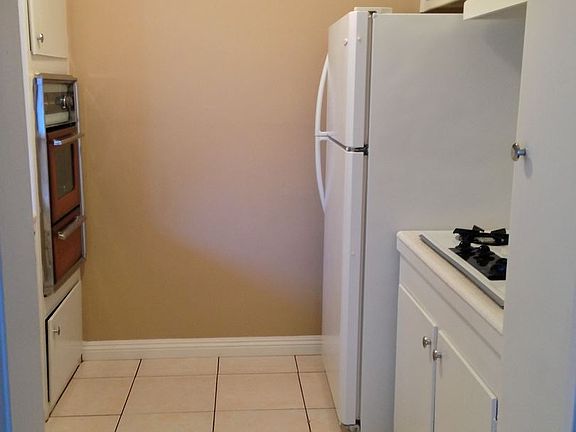 5th image of 18321 Malden St APT 04