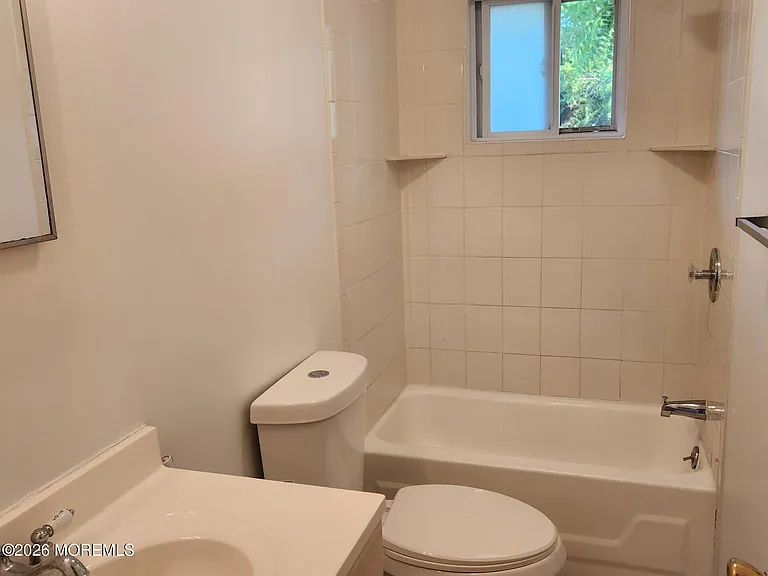 175 W Sylvania Ave — Photo 12
