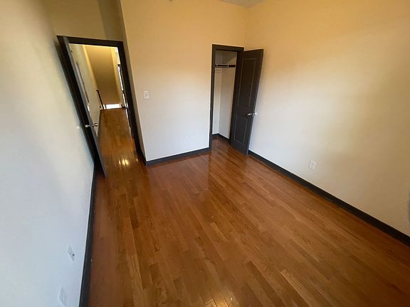 5th image of 1723 Arlington St #B