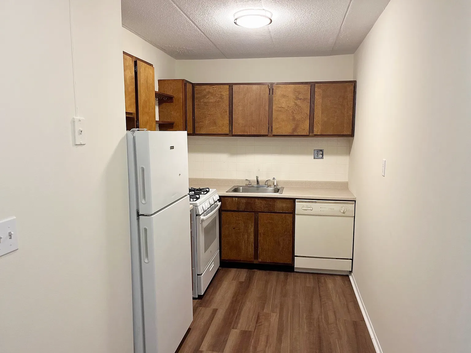 Studio, 508 sqft, $1,800 — Photo 2