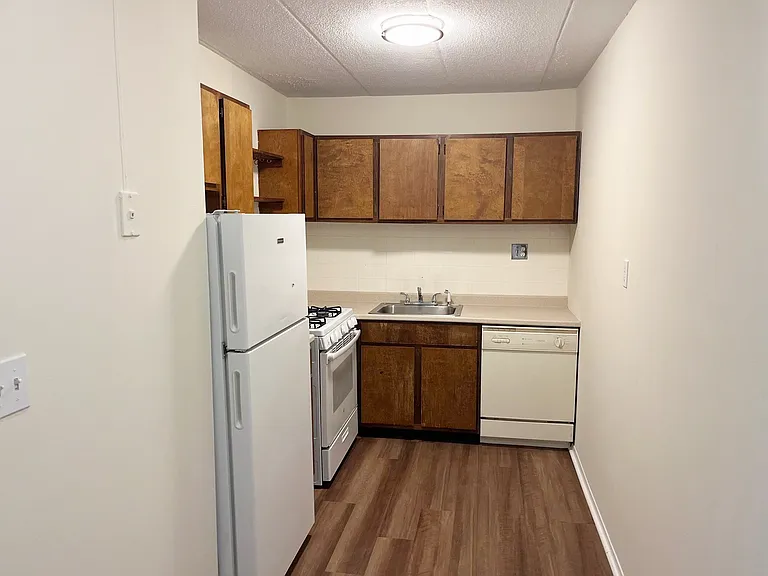 27 Northill St #3A — Photo 2