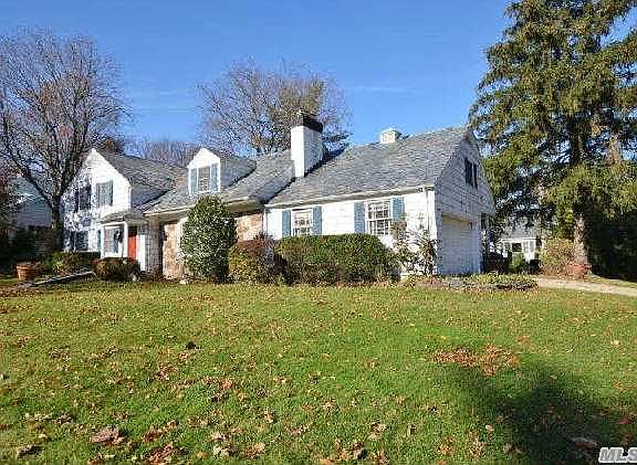 3rd image of 67 Vanderlyn Dr
