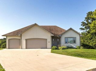 10208 Bluffview Ln SW, Byron, MN 55920