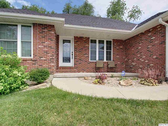 2nd image of 3203 Coral Dr