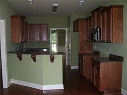 4th image of 548 Schroer Dr