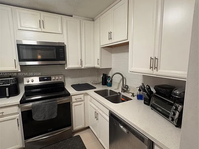 9531 Seagrape Dr #106 — Photo 8