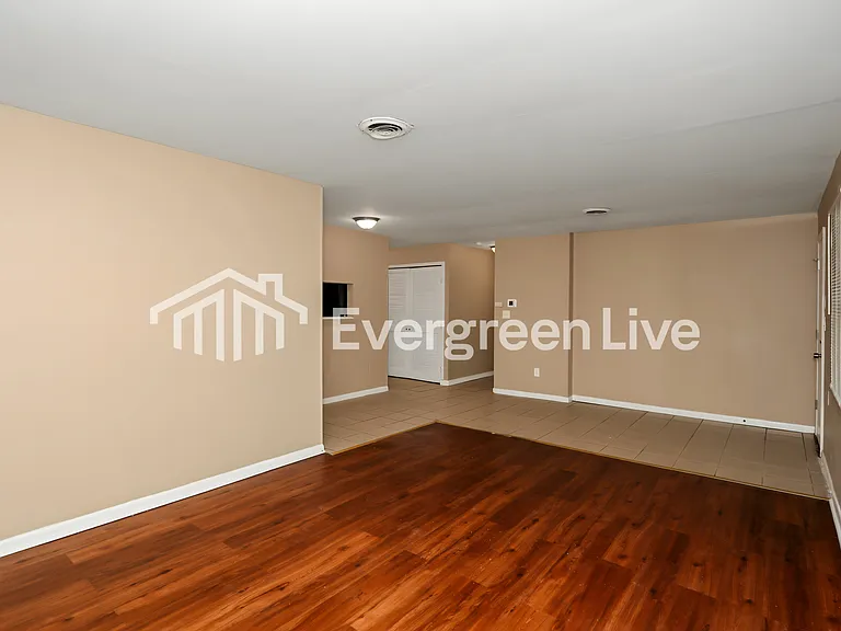 1331 Compton Rd — Photo 5