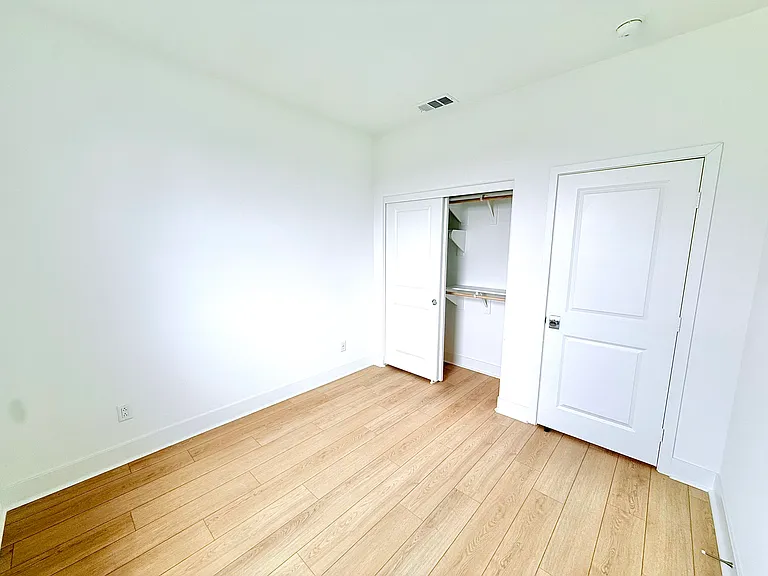 2750 182nd St #111 — Photo 18