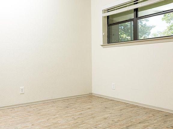 3rd image of 4710 Munger Ave #4710-101