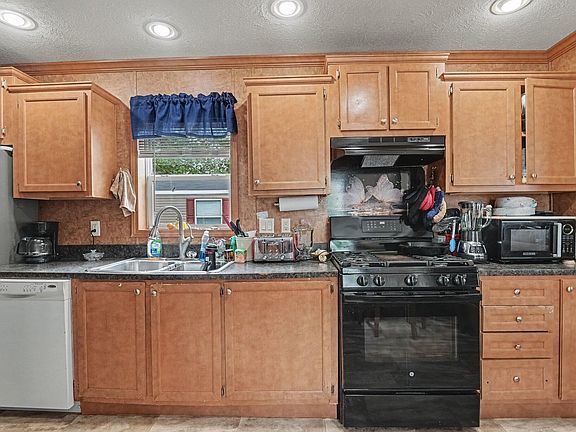 4th image of 14504 Winding Creek Ln