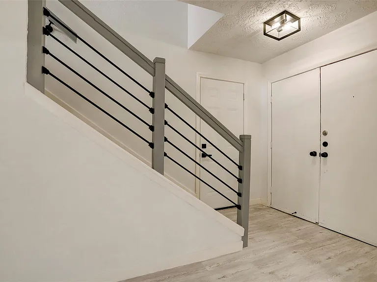 7926 Windy Creek Dr — Photo 34