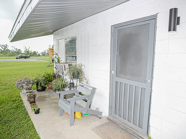 1315 S Center St — Photo 3