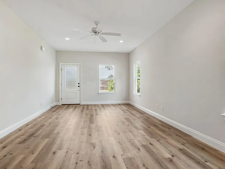 906 Mulberry Ave — Photo 18