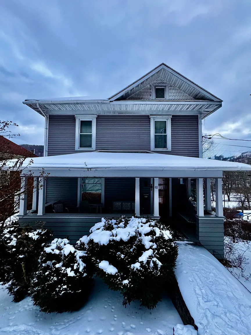 62 W Main St photo 1