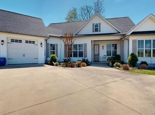 1425 E 10th St, Cookeville, TN 38501