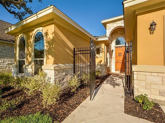 5th image of 611 Algerita Dr