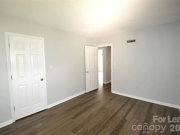 7124 Winery Ln — Photo 16