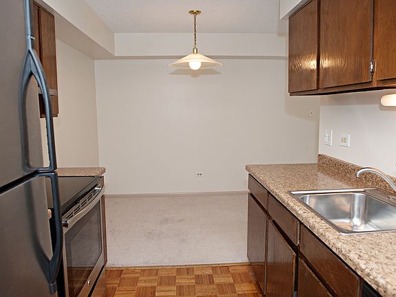 5th image of 925 Buccaneer Dr APT 1