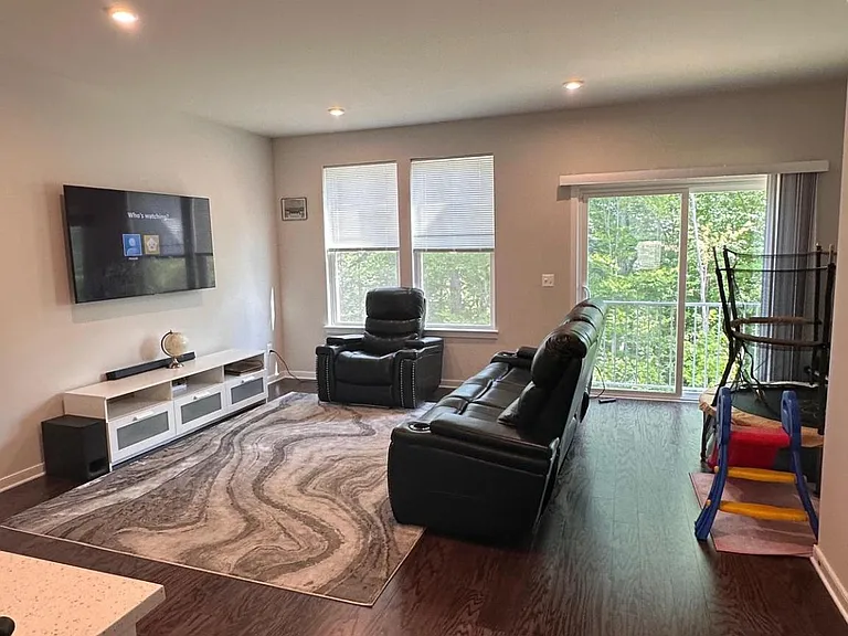 704 Barnwell Dr — Photo 5