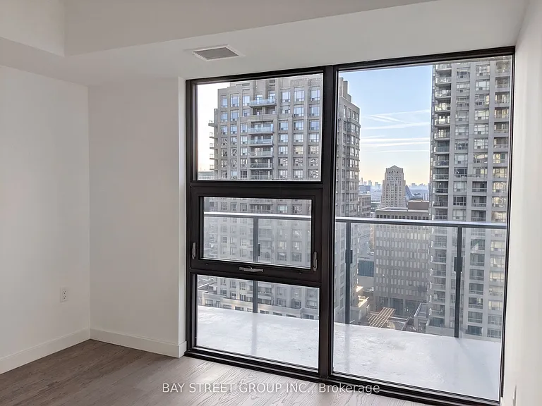 11 Wellesley St W #1606 — Photo 5