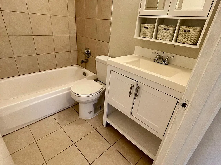 6814 Rainier Ave S #10 — Photo 3