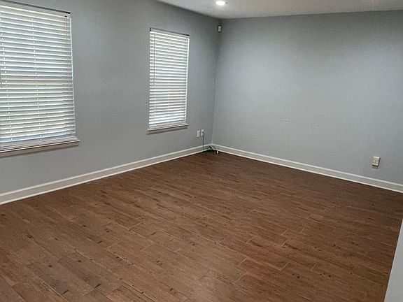 5th image of 7522 Bavarian Dr