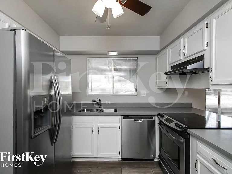 5909 S Palm Dr — Photo 6