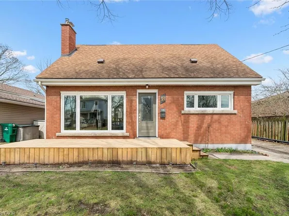 18 Close Ave, Cambridge, ON N1R 2R4