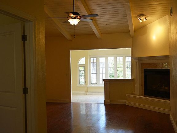 family room w/ fireplace