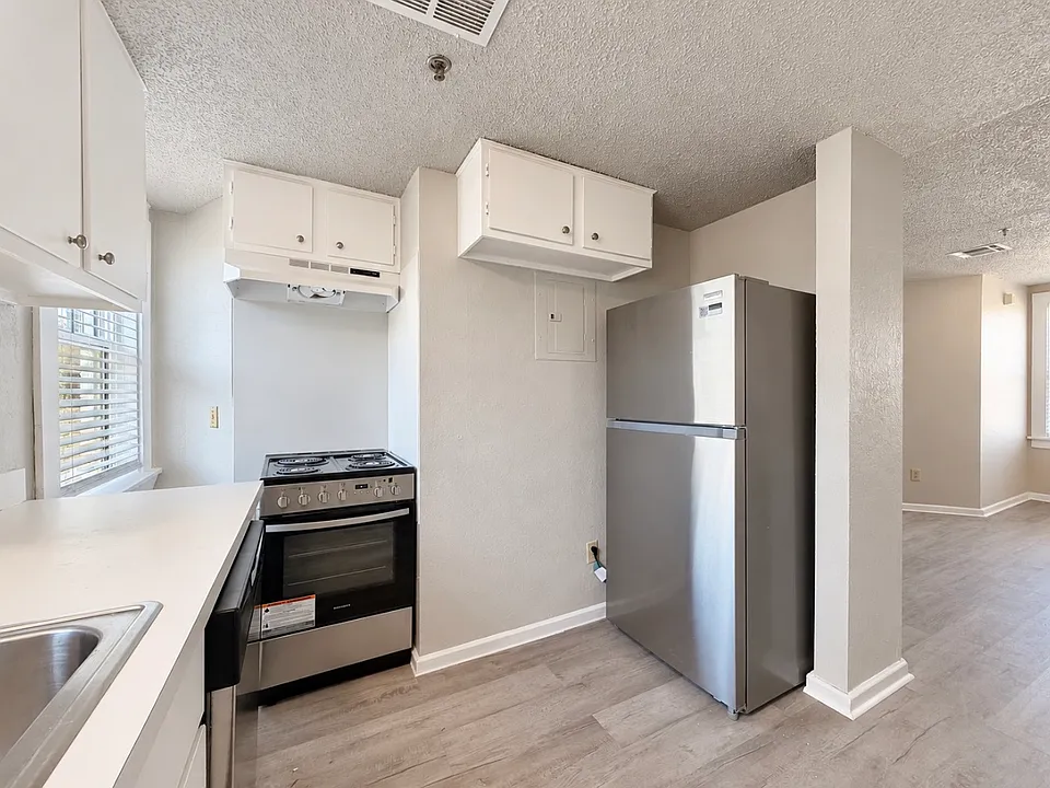 727 Culbertson Dr #222