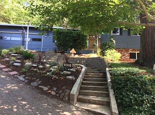 9425 SW 62nd Dr, Portland, OR 97219