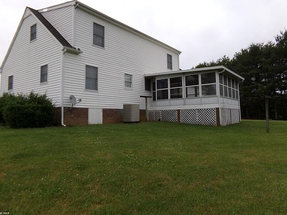 4th image of 3847 Bainbridge Dr