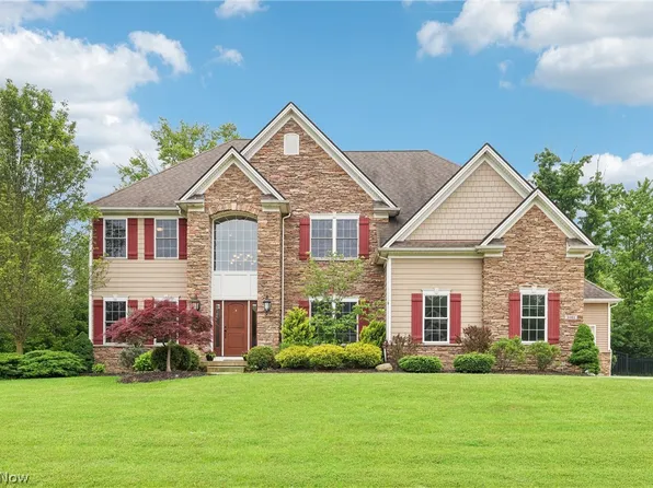 5061 Brookhaven Dr, North Royalton, OH 44133