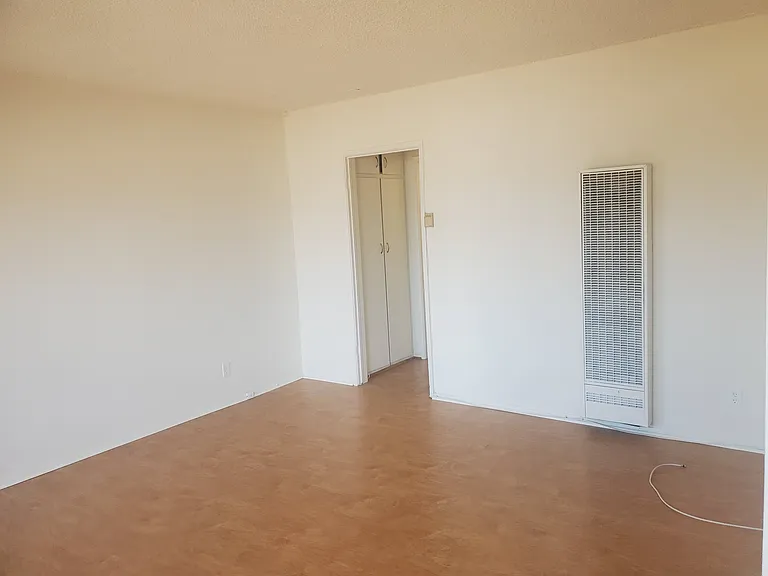 1128 Raymond Ave #6 — Photo 6